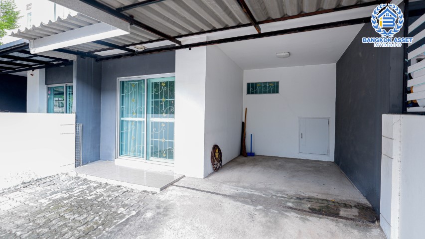 ทาวน์เฮ้าส์มือสองย่านนนทบุรี ม.พฤกษาวิลล์69 กาญจนาฯ-ลาดปลาดุก เนื้อที่ 18.3 ตร.ว. ฟังก์ชัน 3 ห้องนอน 2 ห้องน้ำ 1 ที่จอดรถ บนทำเลเยี่ยม โครงการน่าอยู่ เชื่อมต่อถ.กาญจนาภิเษก และอีกหลายเส้นทาง แถมยังใกล้รถไฟฟ้าสายสีม่วง "สถานีคลองบางไผ่" จองด่วน!...